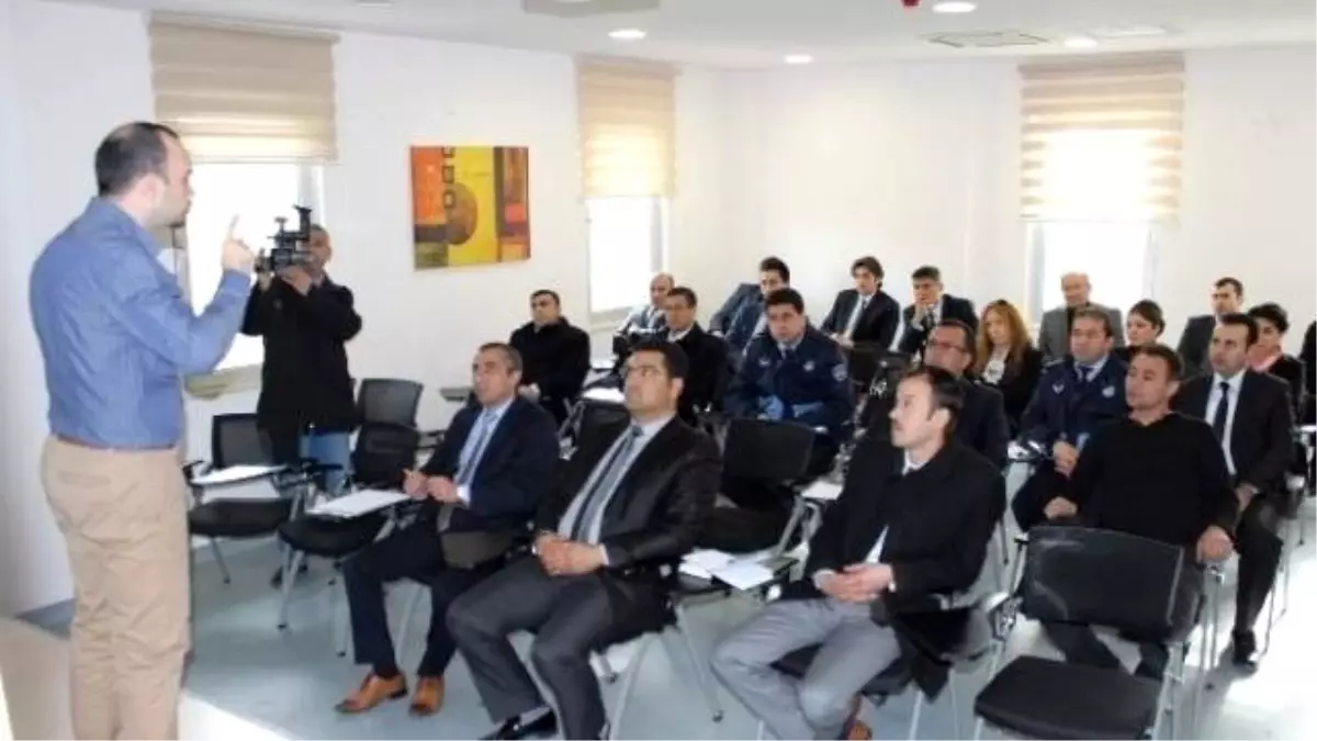 Markalaşma Yolunda Kaliteli Adımlar İçin Belediye Personeli Eğitim Alıyor