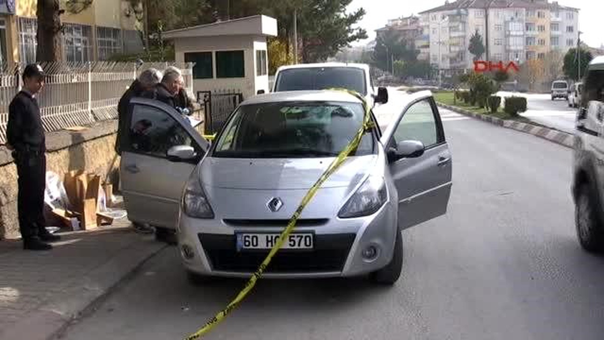 Emlakçının 90 Bin Lirasını Çalıp Bir Saat Sonra Polise Yakalandılar