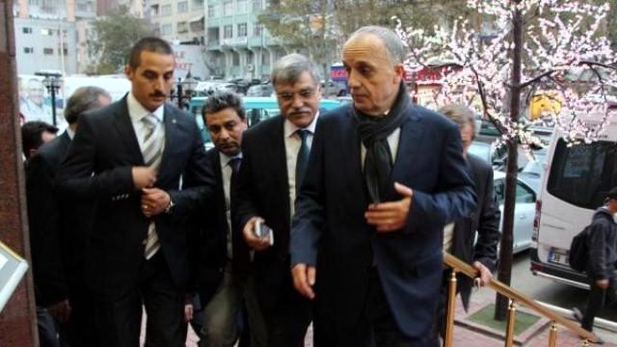 Türk-İş Genel Başkanı Hastaneye Kaldırıldı (2)