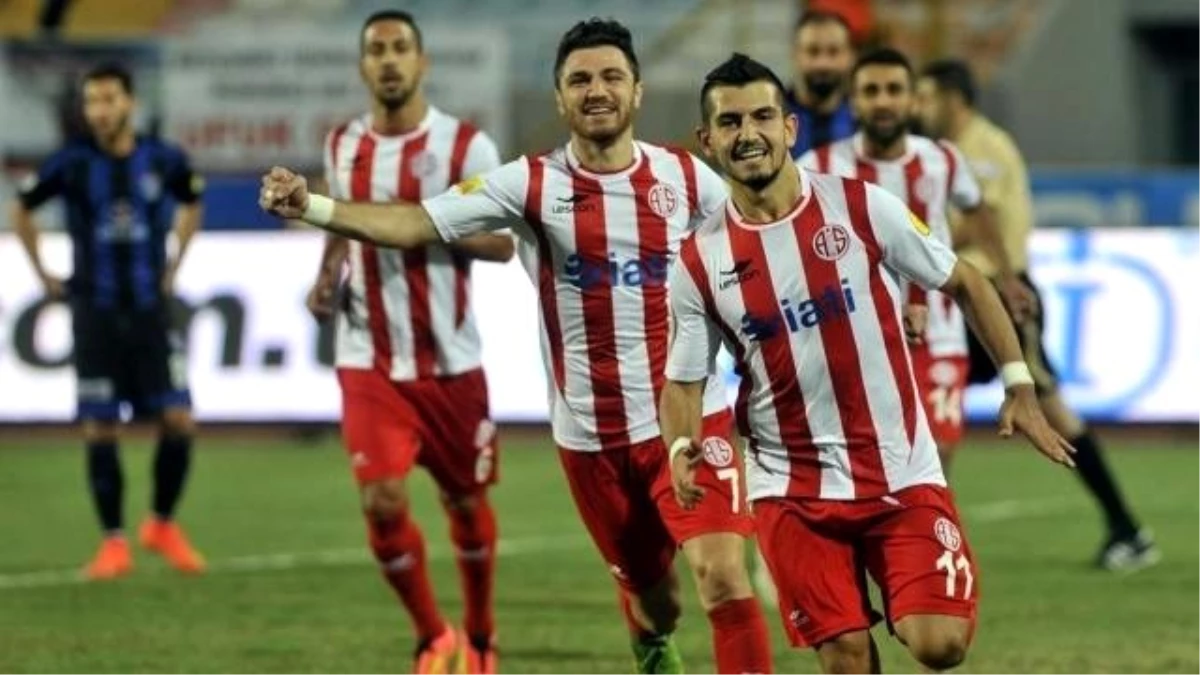 Antalyaspor Bu Sezon Evinde Oynadığı Tüm Maçları Kazandı