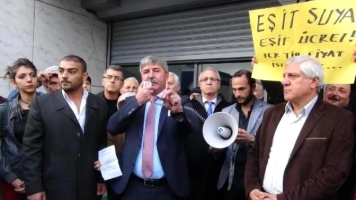 Bandırma\'da Su Zamları Protesto Edildi