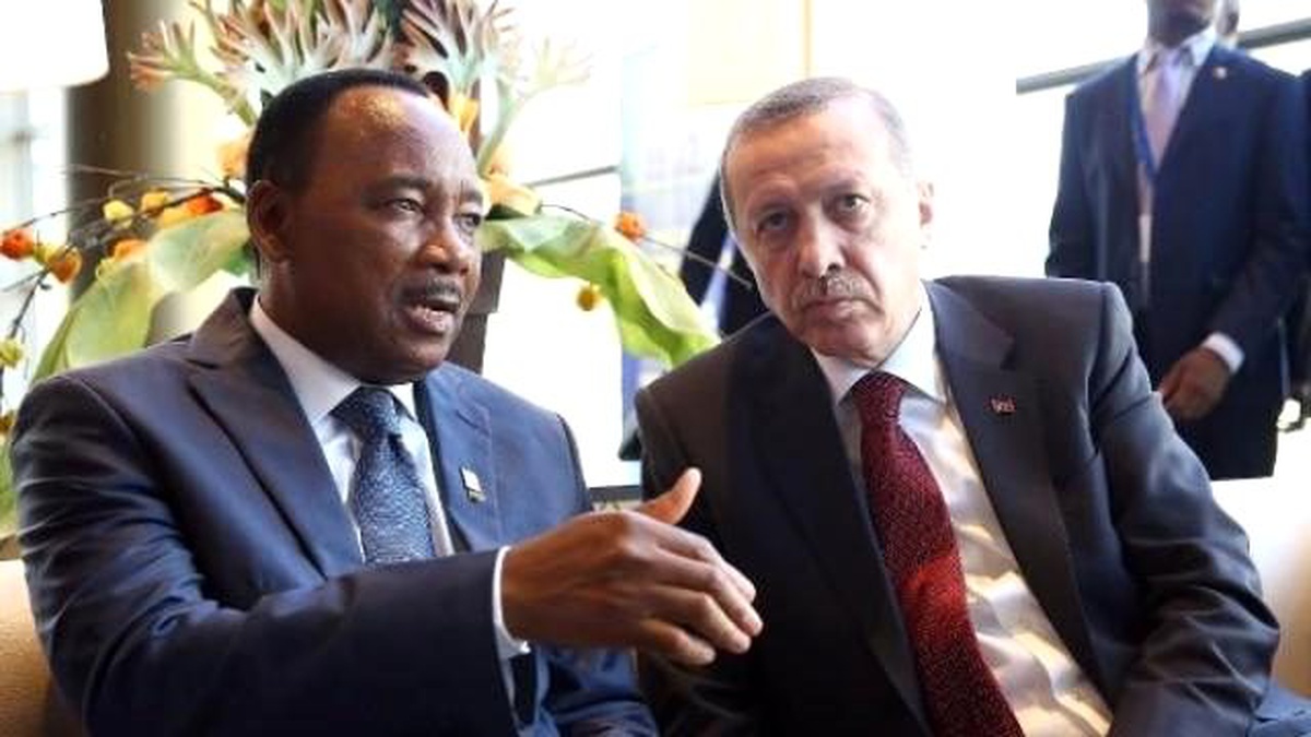 Cumhurbaşkanı Erdoğan, Nijer Cumhurbaşkanı ile Türkiye Konulu Sergiyi Gezdi