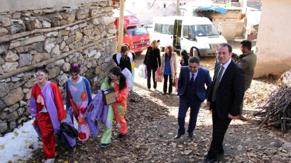Durankayalı Çocuklar Palyaço ile Tanıştı