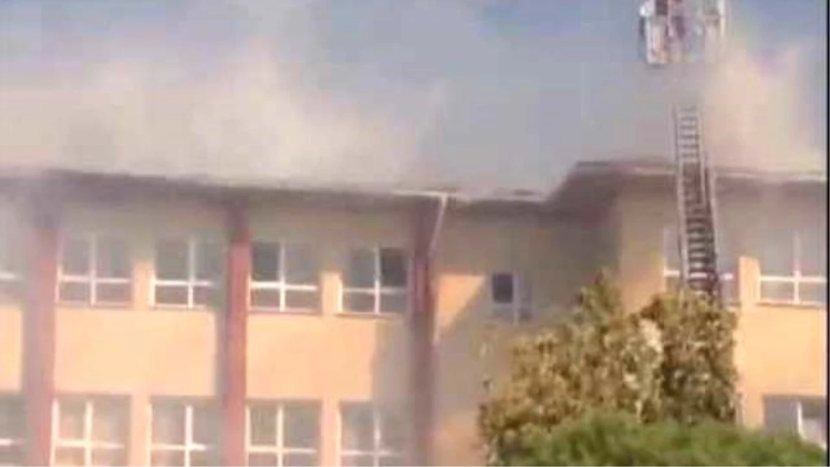 Gaziantep\'te Bir Okulda Yangın Paniği Yaşandı