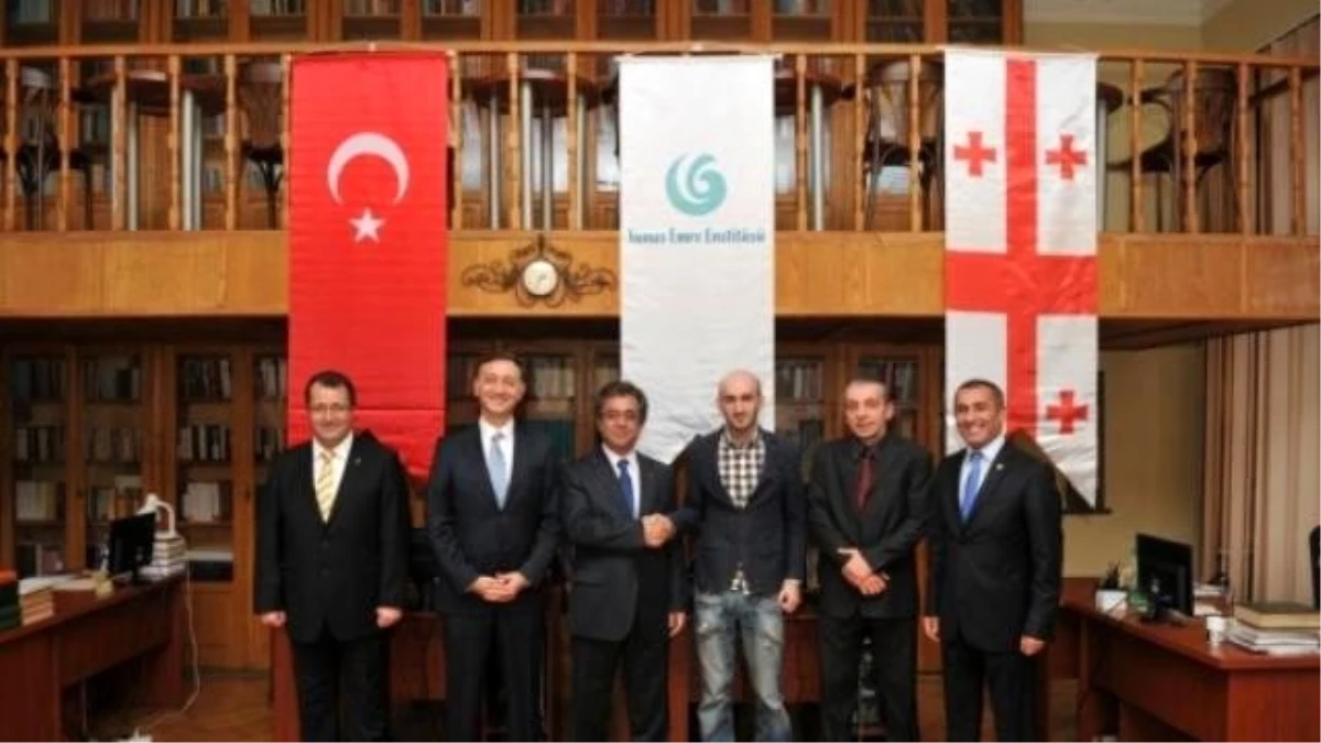 Tiflis\'te Türkiye Kütüphanesi Açıldı
