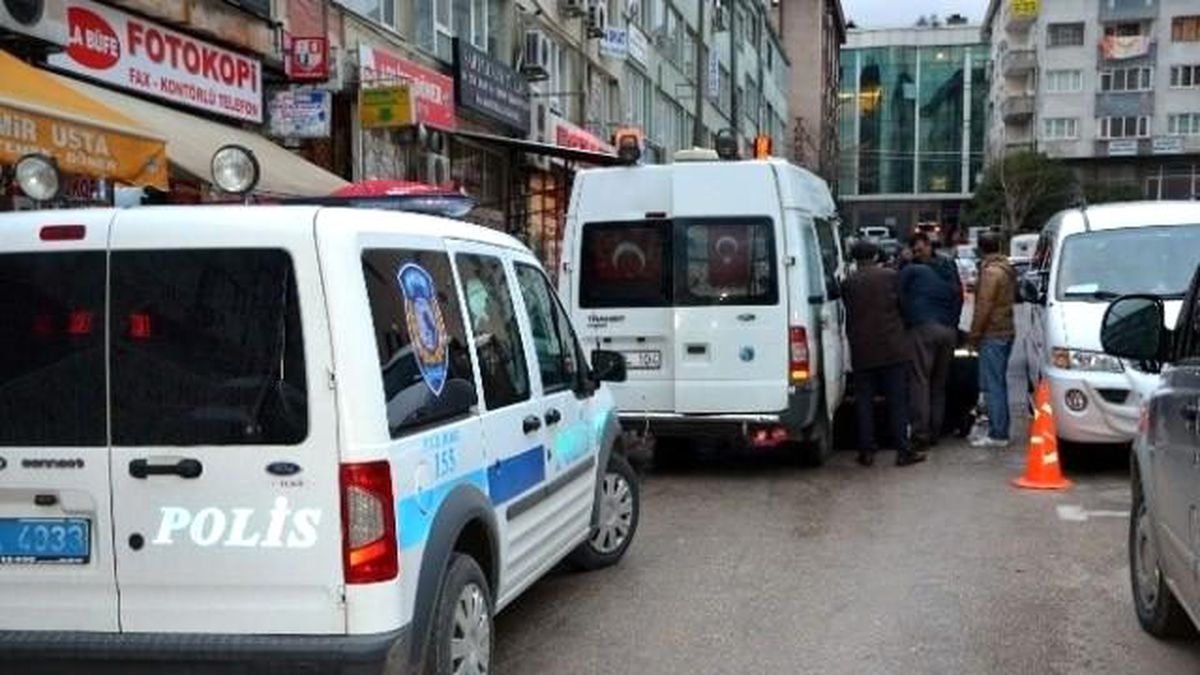 Adliye Önünde Şüpheli Paket Paniği