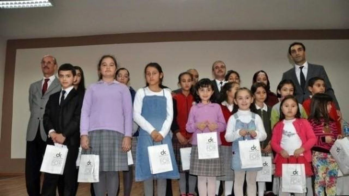 Aydınlı Öğrenciler Ekmek İsrafına Dikkat Çekti