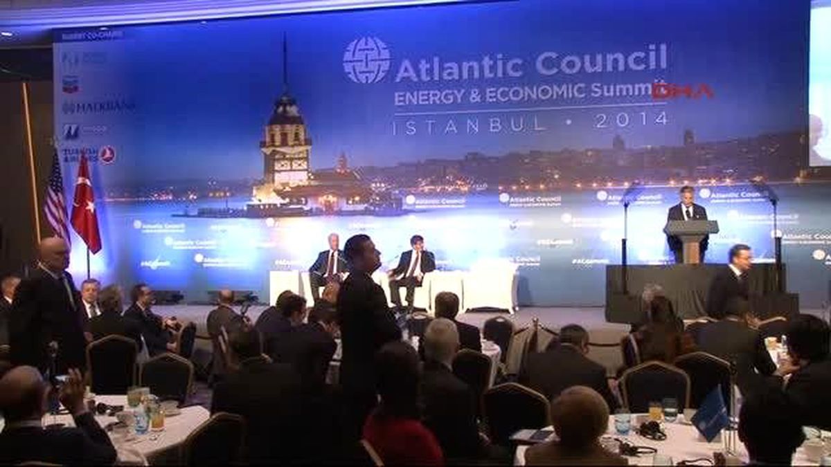 Davutoğlu\'ndan Biden\'a: İstanbul Gençleştirir 2