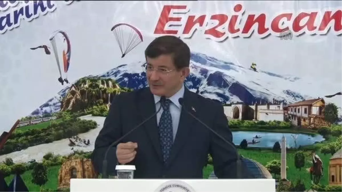 Davutoğlu: "Türkiye 12 Yılda Büyük Bir Değişim Yaşadı"