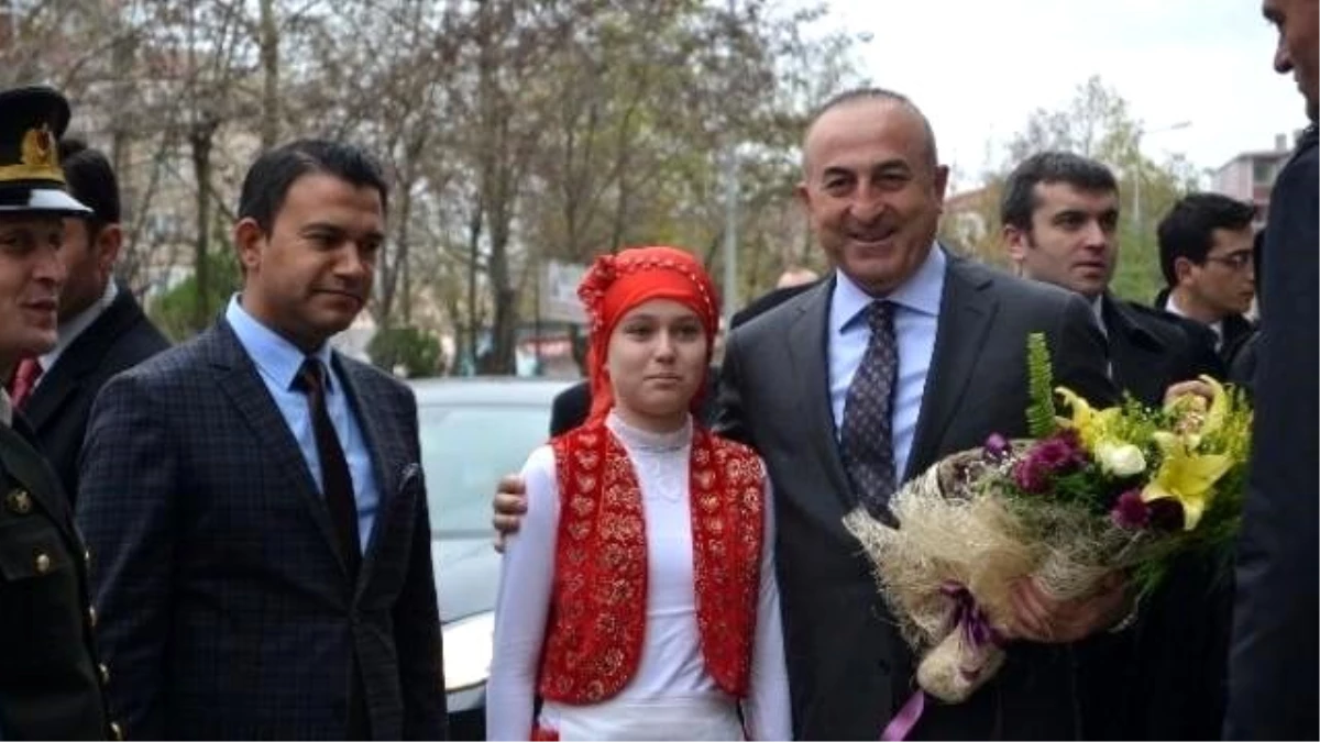 Bakan Çavuşoğlu: Türkiye\'de 1,6 Milyon Suriye ve Iraklı Var