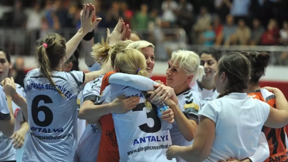 Ehf Kupası: Muratpaşa Belediyespor 37-20 Femina Vise