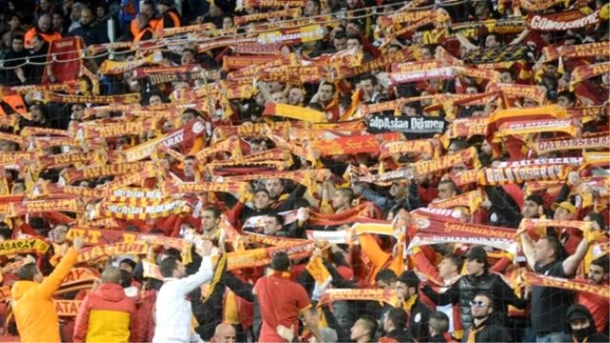 Galatasaraylı Taraftarlar, Prandelli\'yi İstifaya Davet Etti