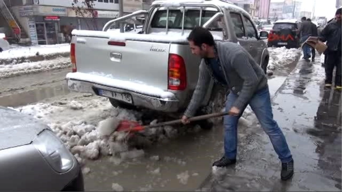 Hakkari, Beyaza Büründü