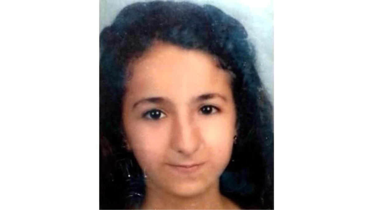 Antalya\'da Bunalıma Giren Genç Kız Kendisini Astı