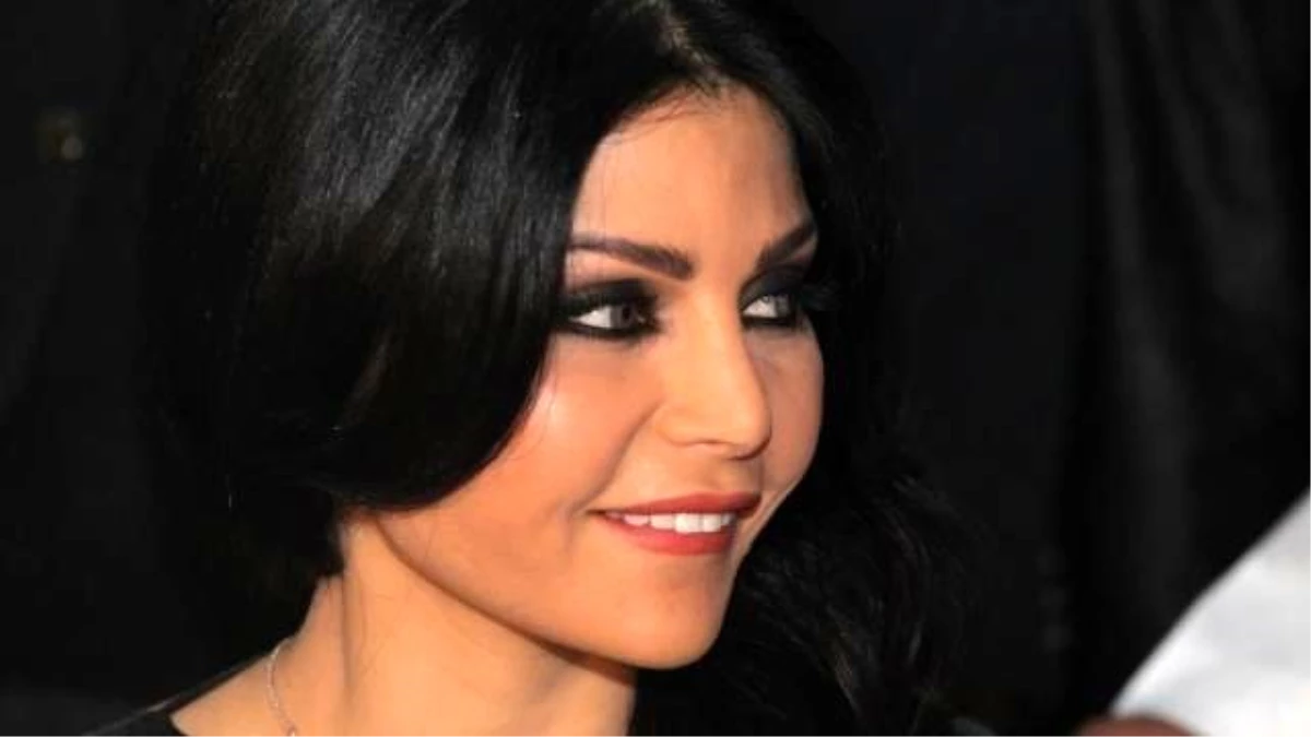 Sisi Mısır\'da Haifa Wehbe\'nin Şarkılarının Çalınmasını Yasakladı