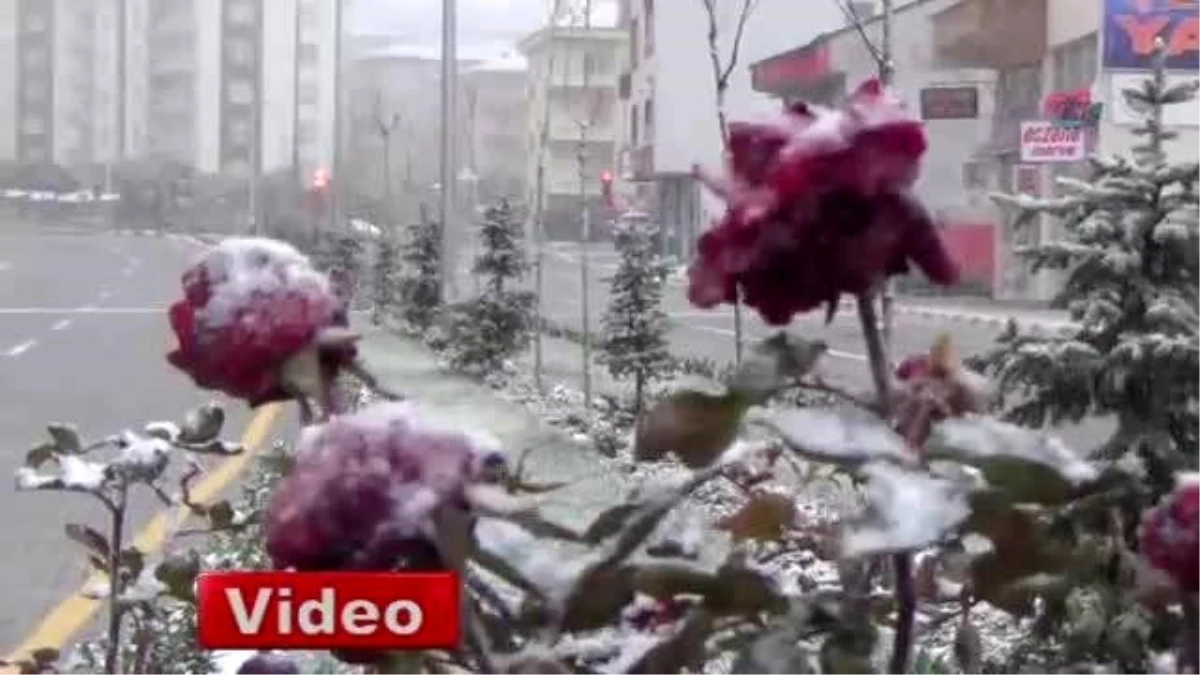 Nevşehir\'e Mevsimin İlk Karı Yağdı