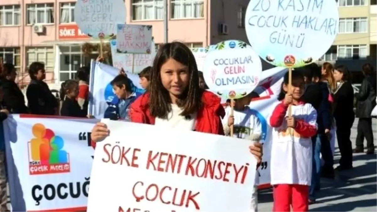 Söke\'de Çocuk Hakları Gününe Renkli Kutlama