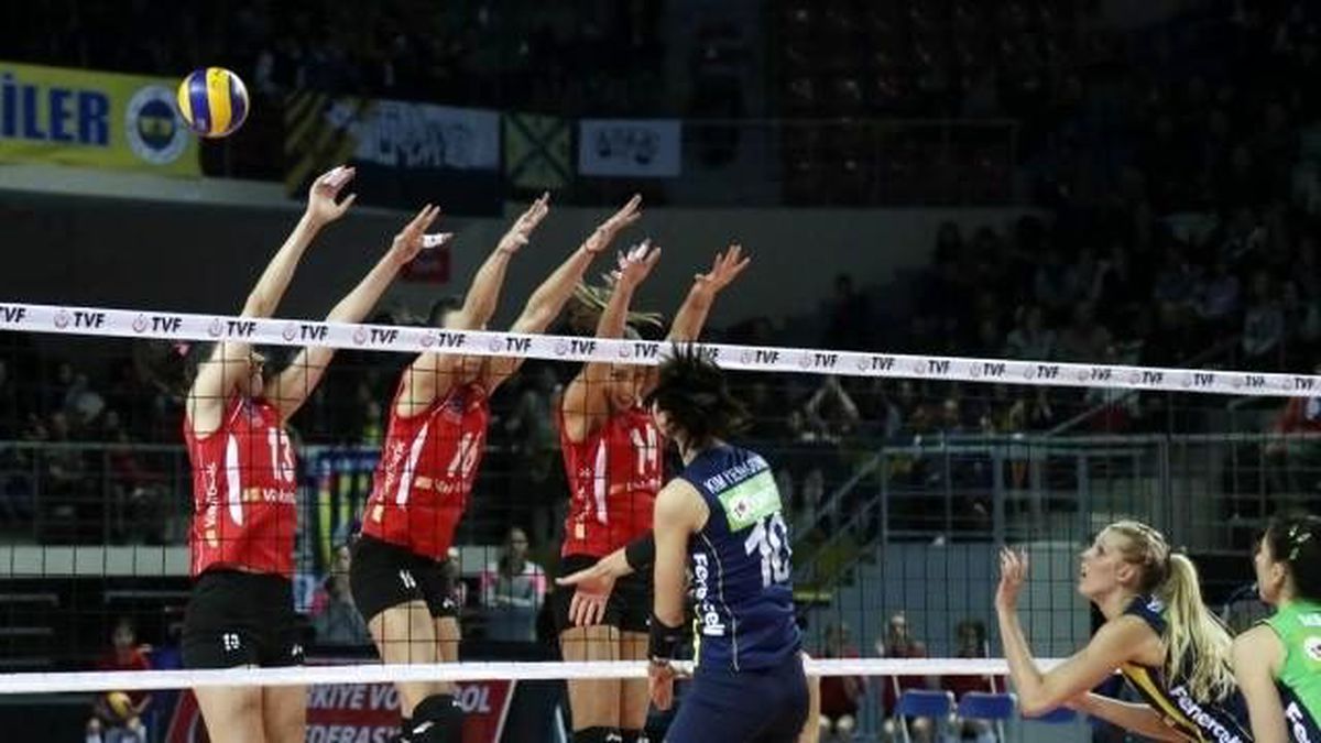 Vakıfbank, Fenerbahçe Grundig\'i 3-1 Yendi