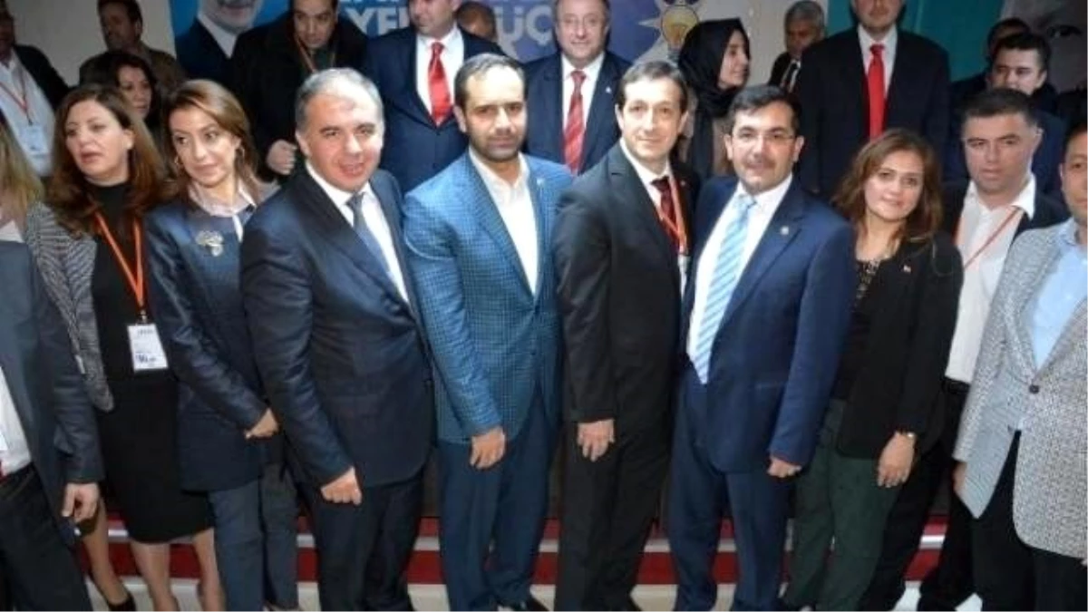 AK Parti İzmir\'de Üç İlçe Daha Tamam