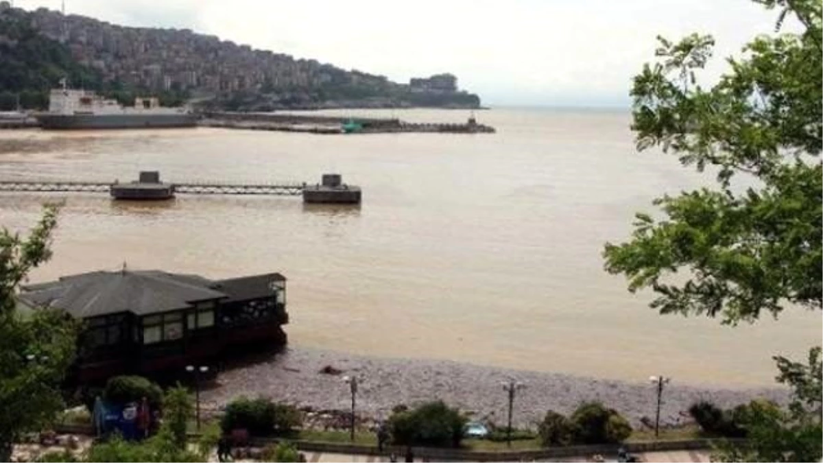 Zonguldak\'ta Denizde Kirlilik