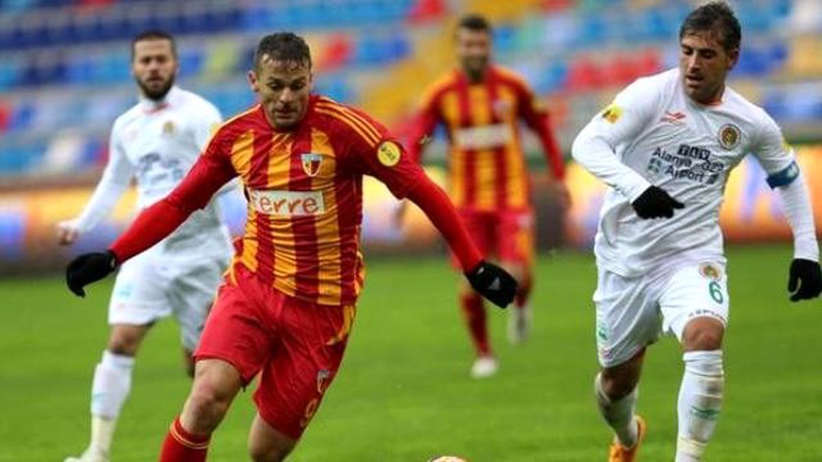 Bobo Gollerine Devam Ediyor