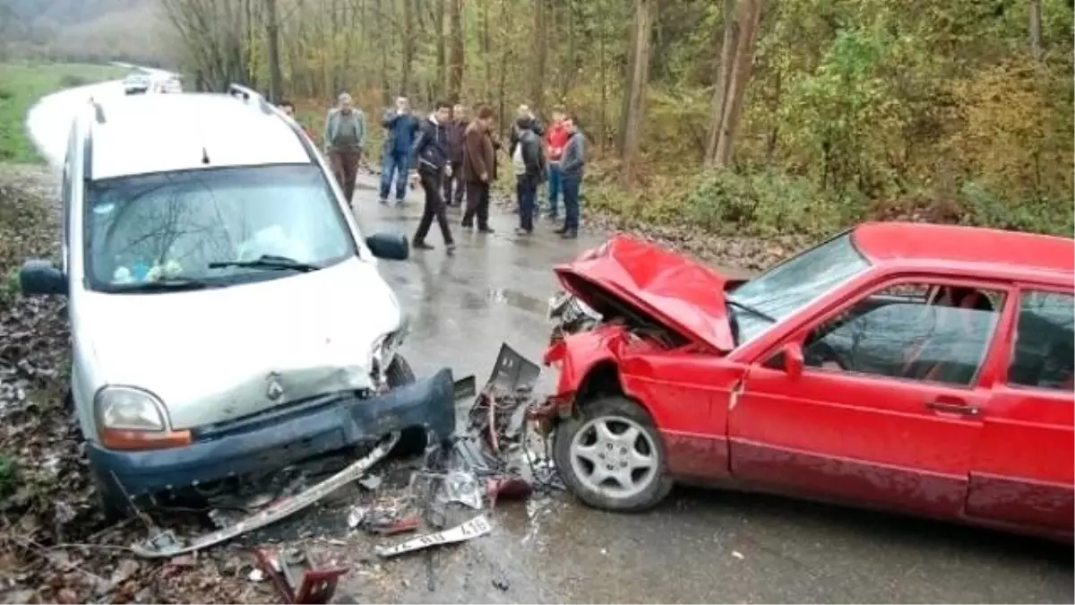 Çaycuma\'da Trafik Kazası: Üç Yaralı