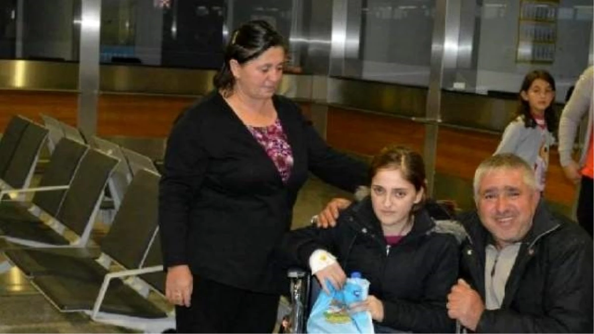 Gazoz Zannederek Asit İçen Genç Kız, Türkiye\'de Tedavi Altına Alındı