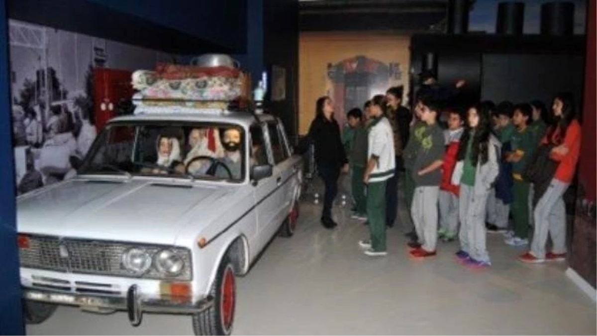 Öğrenciler, Göç Tarihi Müzesini Ziyaret Etti