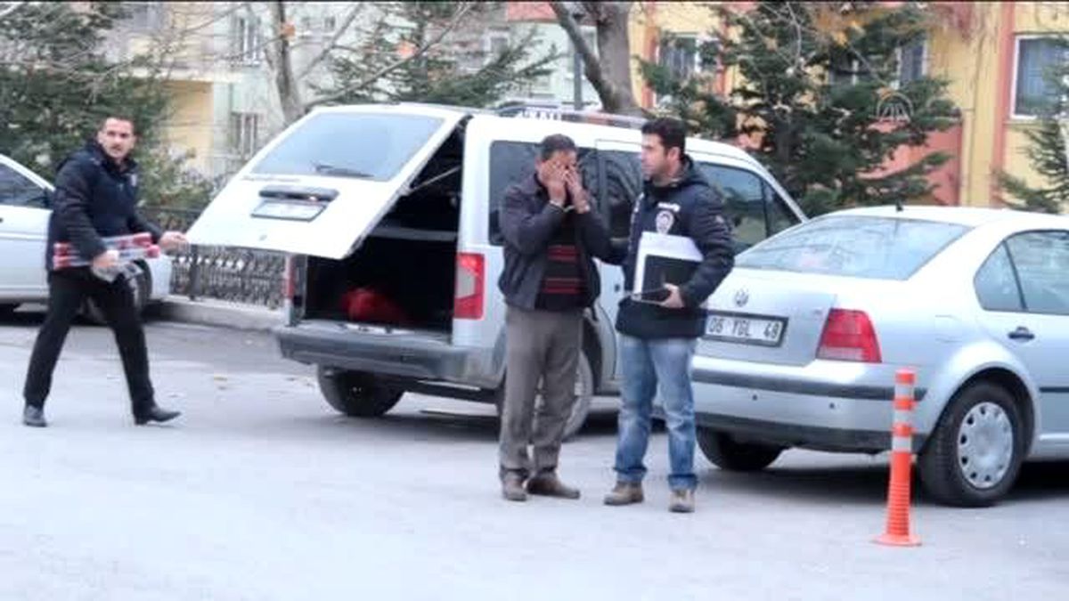 Polis, Hırsızı Çatıda Yakaladı