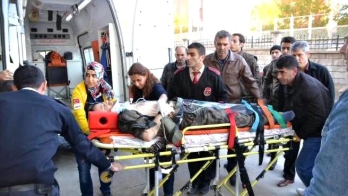Siirt\'te Ekip Aracı Takla Attı: 3 Polis Yaralandı