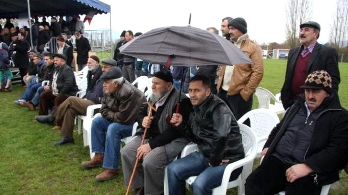 Soğuk ve Yağmur Altında Kıran Kırana Güreş