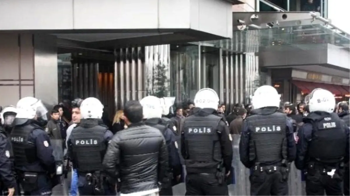 Taksim\'de CHP\'lilere Polis Müdahalesi