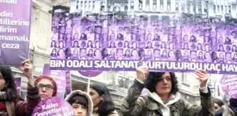 Taksim'de Kadınlardan 'Cinayeti Durduracağız' Eylemi