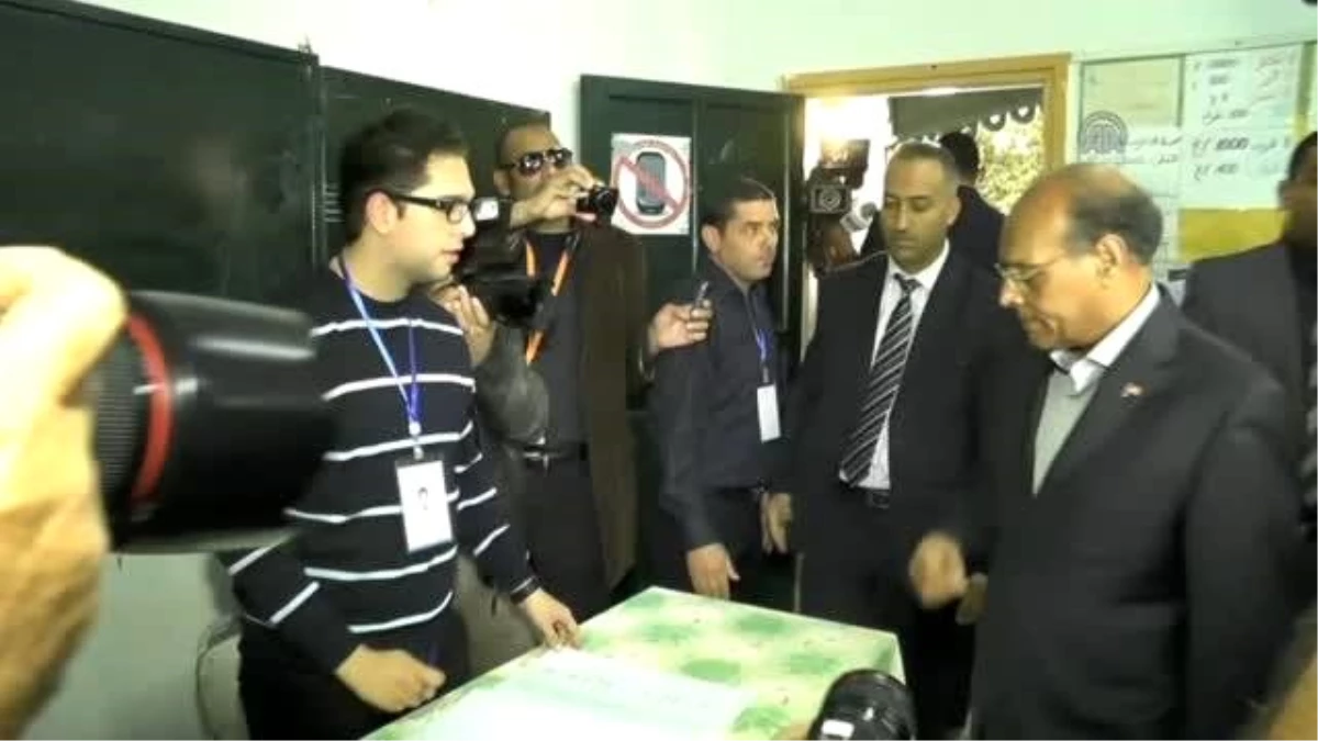 Tunus Cumhurbaşkanı Adayı Merzuki Oyunu Kullandı