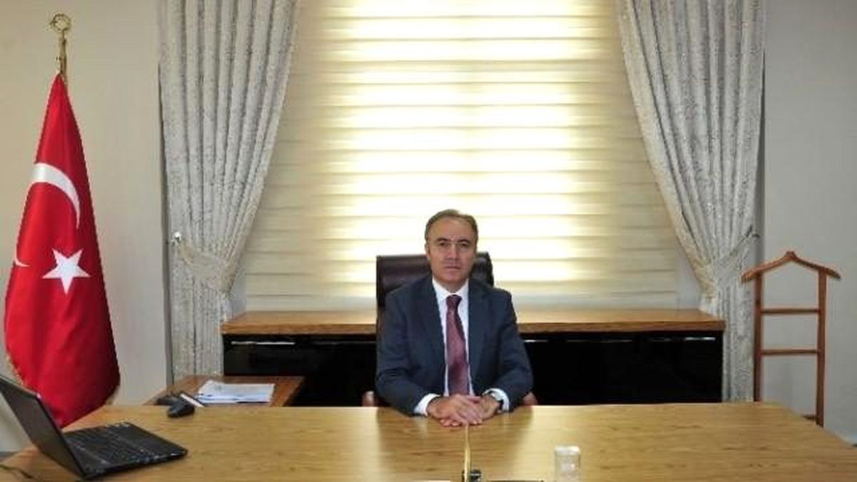 Vali Altıparmak\'tan Öğretmenler Günü Mesajı