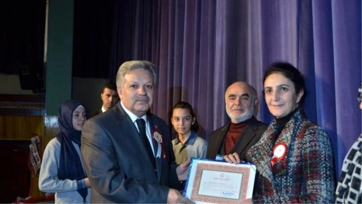 Erzincan\'da Öğretmenler Günü Töreni Düzenlendi