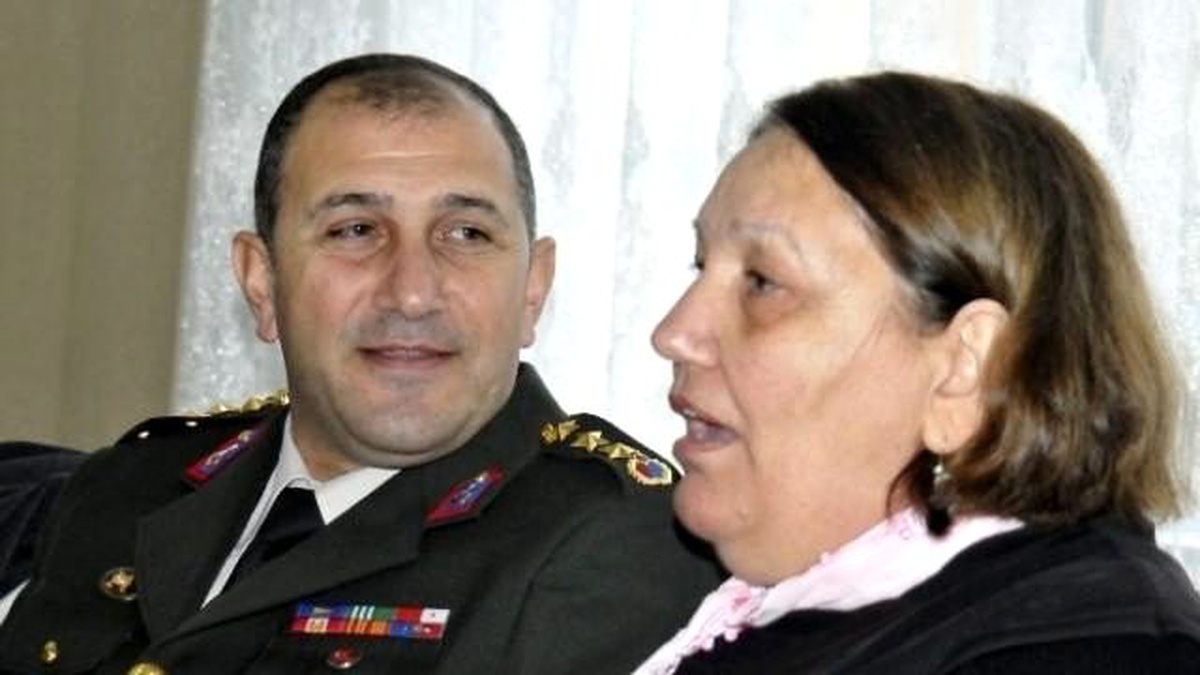 Alay Komutanı 40 Yıl Aradan Sonra Öğretmeni ile Buluştu