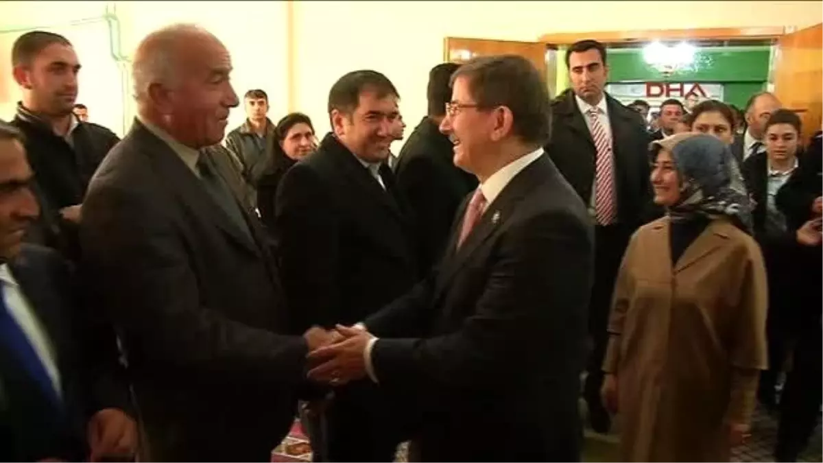 Başbakan Davutoğlu, Cemevini Ziyaret Etti