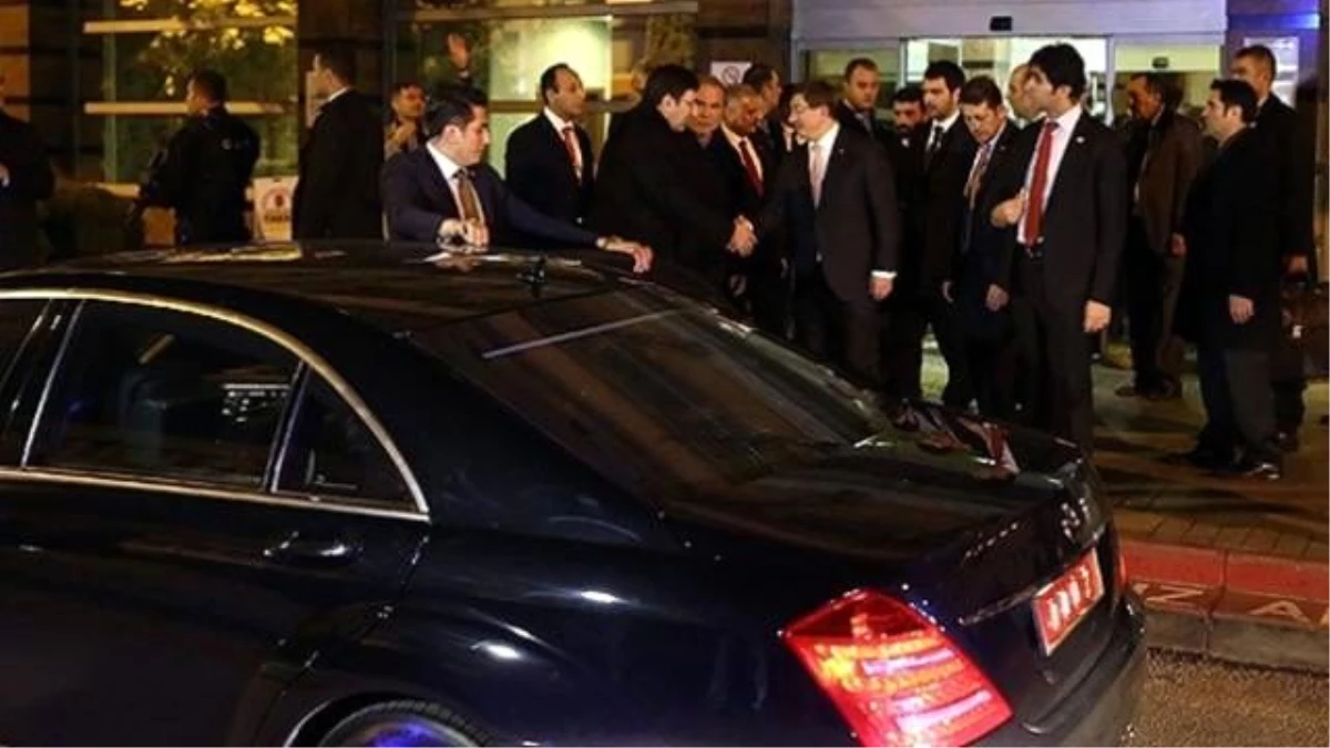 Başbakan Davutoğlu\'dan Hasta Ziyareti