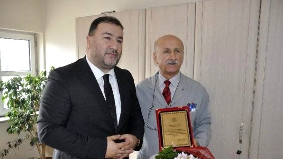 Başkan Vekilinden Anlamlı Plaket