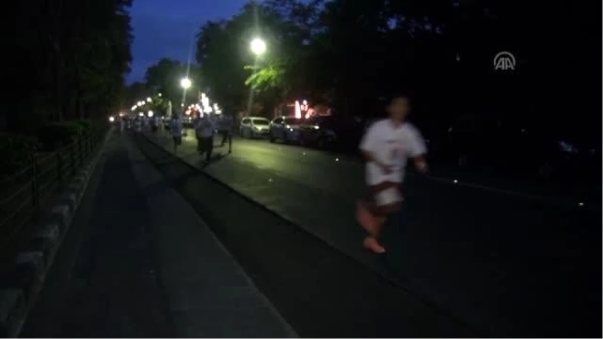 Endonezya\'da Işık Maratonu