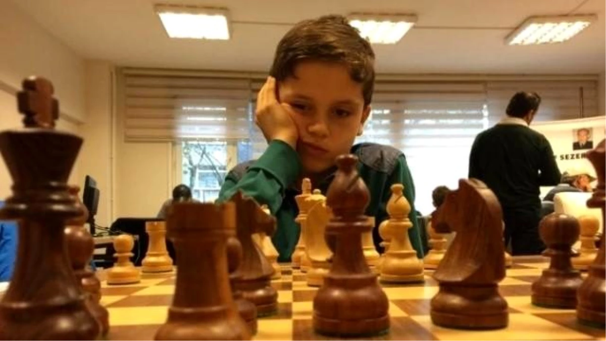 İstanbul\'da Düzenlenen Satranç Turnuvası\'na Uluslararası İlgi