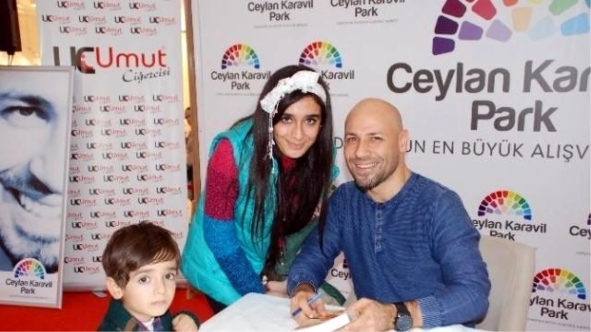 Kahraman Tazeoğlu Diyarbakır\'da Sevenleriyle Buluştu