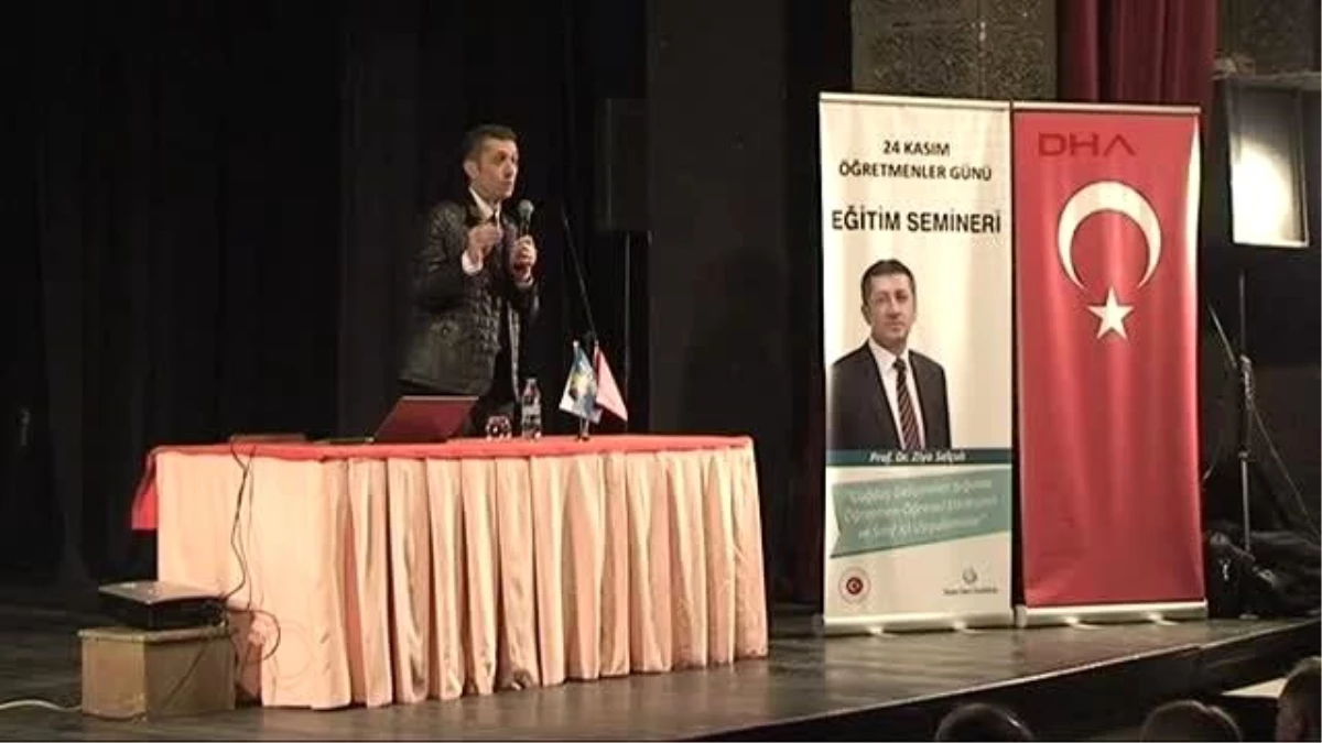 Kosovalı 400 Türk Eğitimci Yunus Emre Tkm\'nin Öğretmenler Günü Dolayısıyla Düzenlediği Seminere...