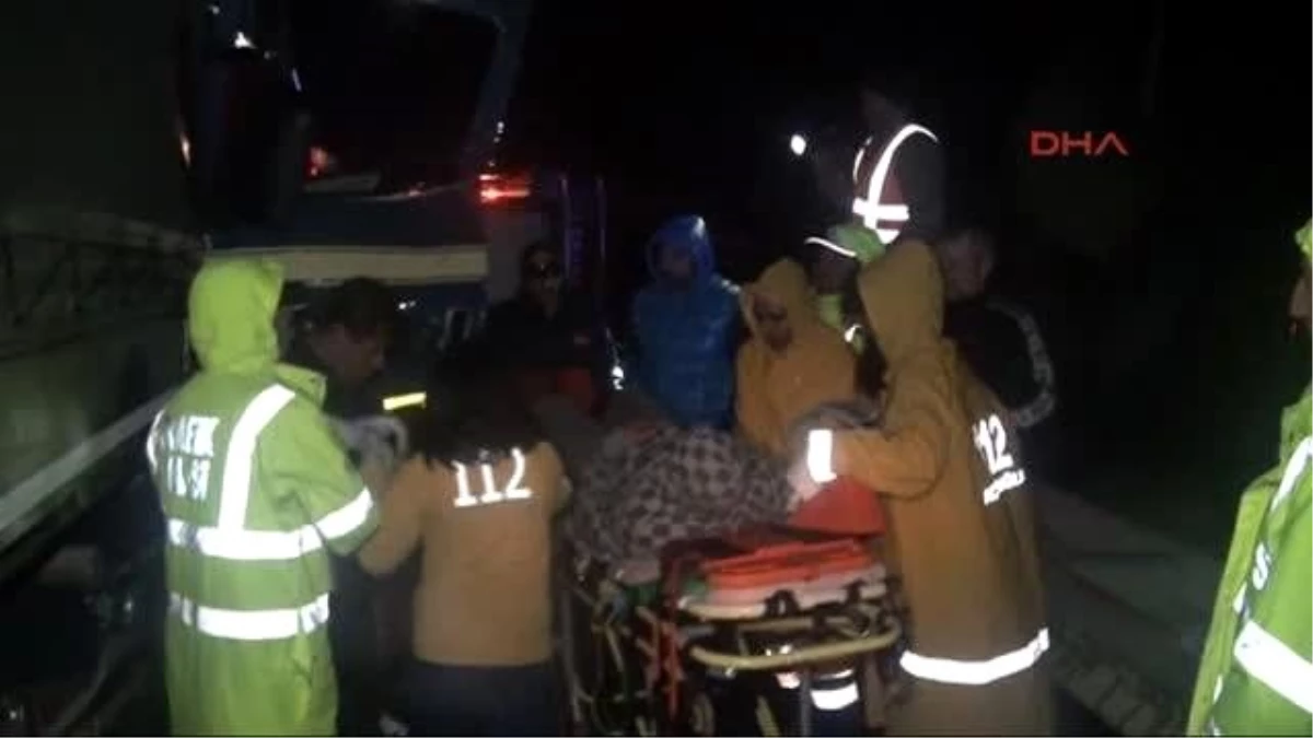 Keşan\'da Zincirleme Trafik Kazası: 2 Yaralı
