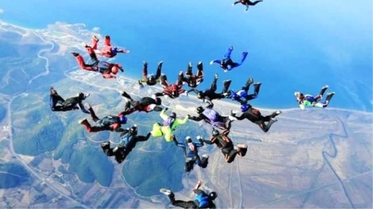 Paraşütçülerin Yeni Hedefi 50 Kişilik Türkiye Rekoru