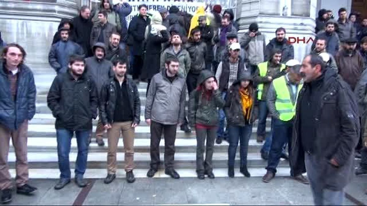 Sirkeci Büyük Postane Önünde İşçi Eylemi