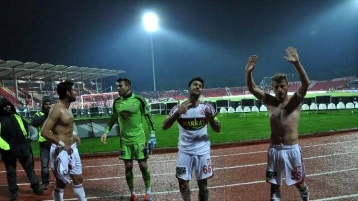 Balıkesirspor, Sivasspora 3-1 Yenildi