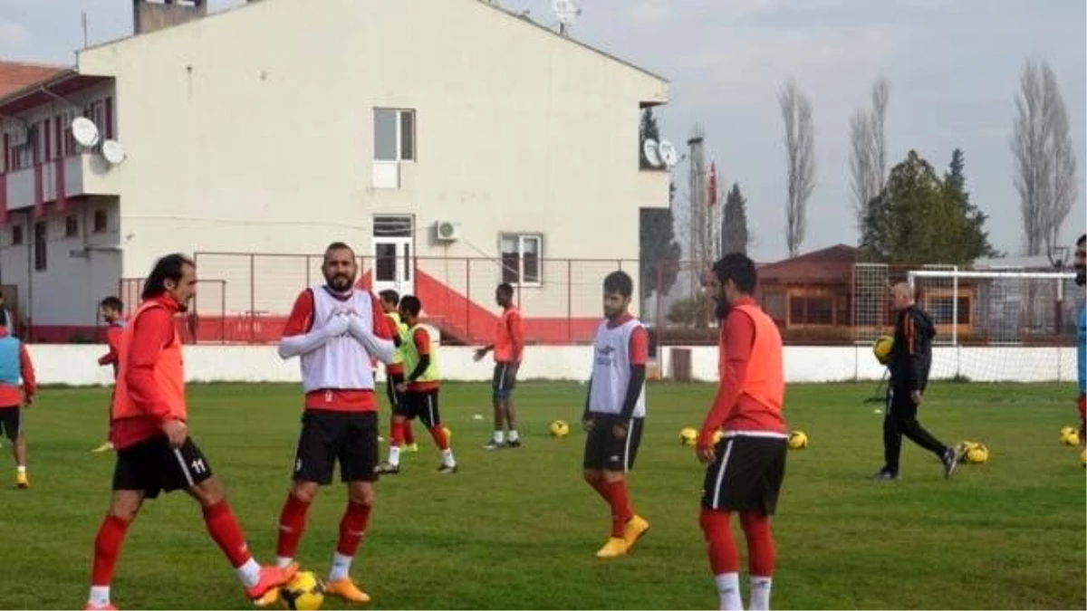 Spor Toto Süper Lig\'in En Genç Takımı Balıkesirspor