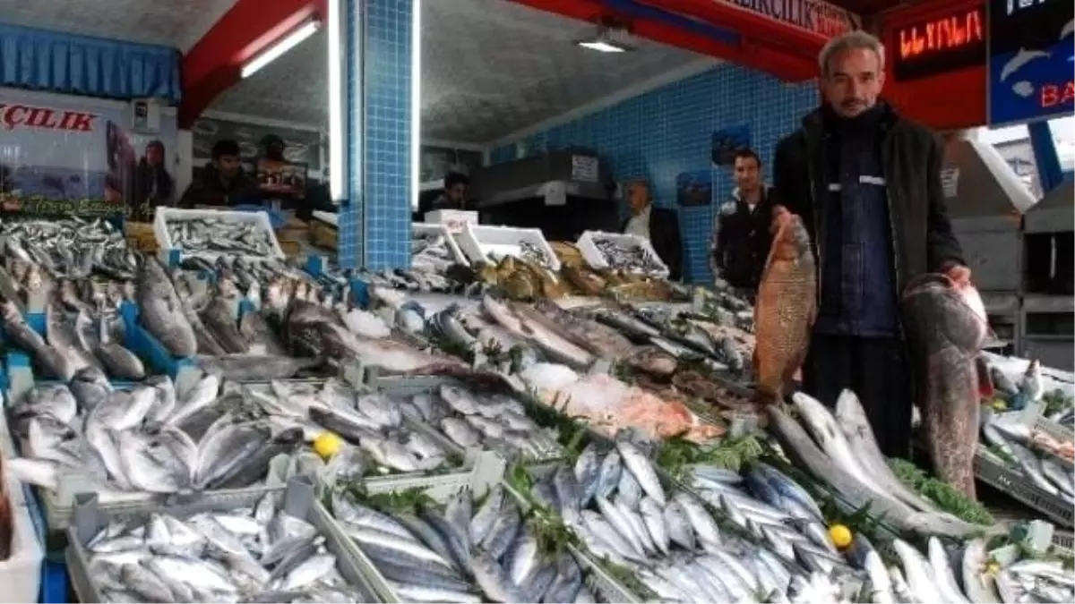 Tokat\'ta Balıkçı Tezgahları Şenlendi